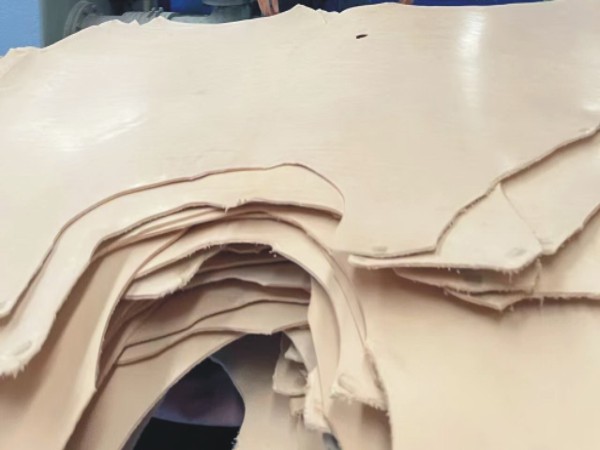 DOUBLE BUTTS TOOLING LEATHER